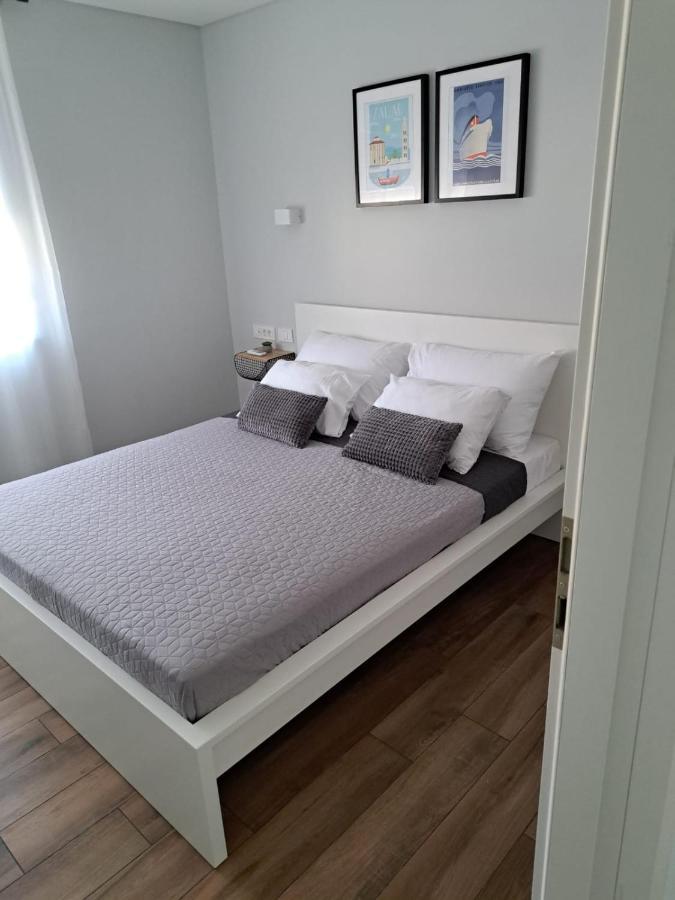 B & R Summer Breeze Apartments Nin Luaran gambar